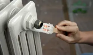 Jak pomalować ścianę za grzejnikiem - skuteczne techniki i porady