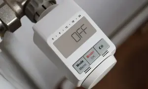 Kiedy wyłączyć ogrzewanie w domu, by uniknąć nieprzyjemnych skutków?