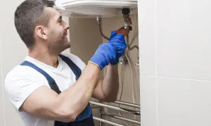 Jak poprawnie spuścić wodę z bojlera centralnego ogrzewania - skuteczny przewodnik krok po kroku