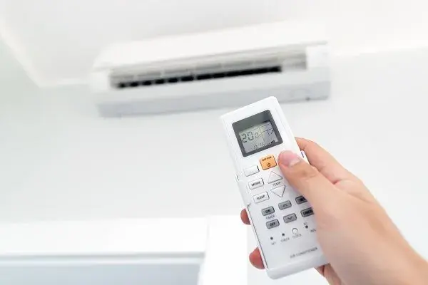 Jak włączyć ogrzewanie w klimatyzacji - prosty sposób krok po kroku